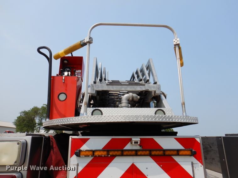 image for item IN9819 2004 Spartan 60DDEC  quint ladder fire truck