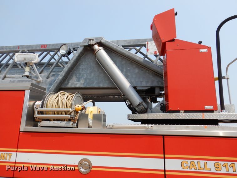 image for item IN9819 2004 Spartan 60DDEC  quint ladder fire truck