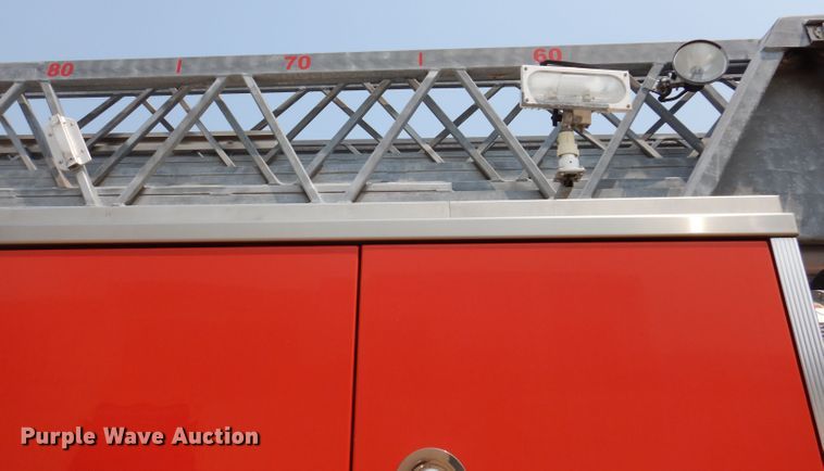 image for item IN9819 2004 Spartan 60DDEC  quint ladder fire truck