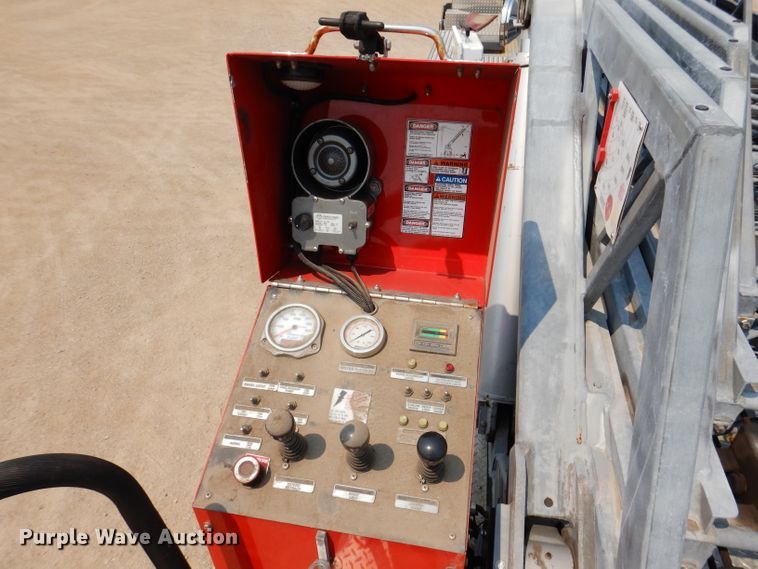 image for item IN9819 2004 Spartan 60DDEC  quint ladder fire truck