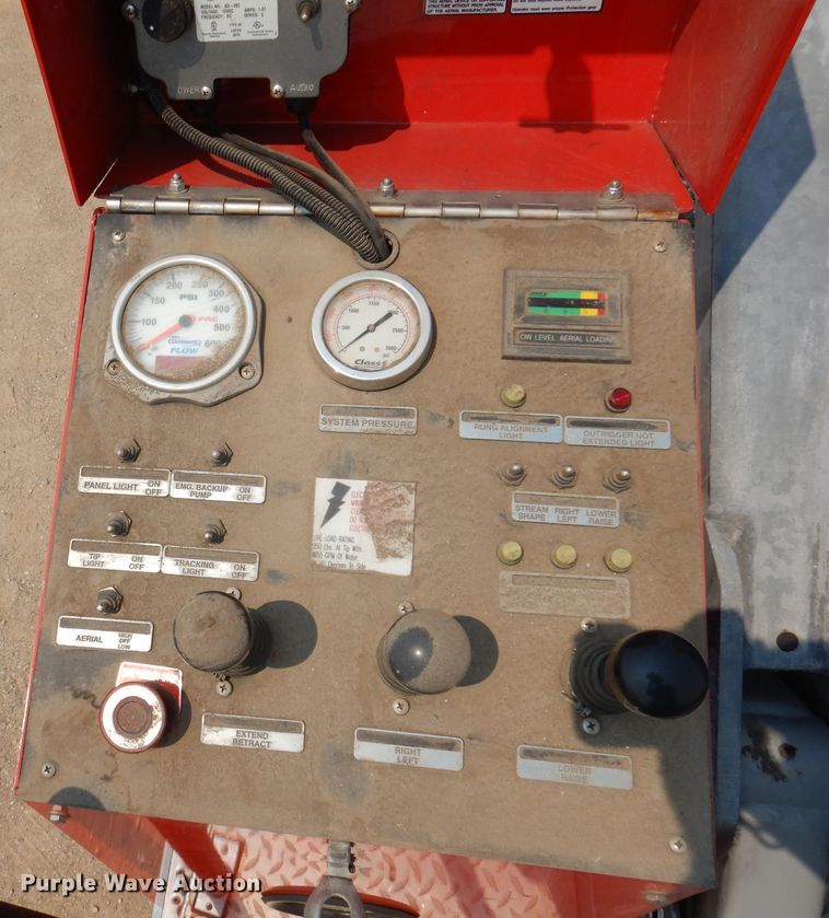 image for item IN9819 2004 Spartan 60DDEC  quint ladder fire truck