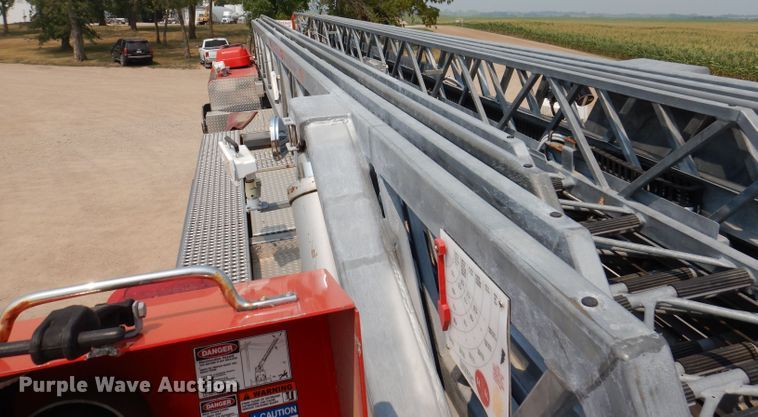 image for item IN9819 2004 Spartan 60DDEC  quint ladder fire truck