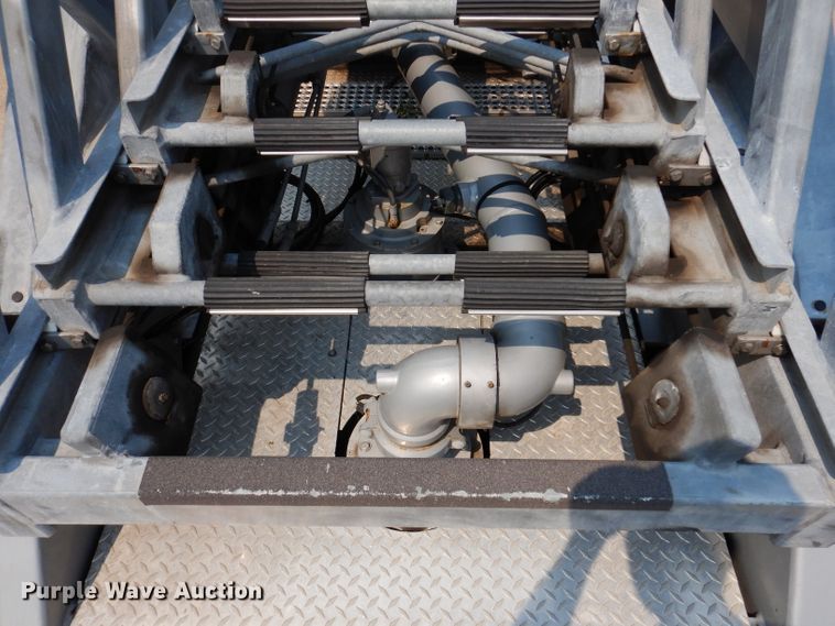 image for item IN9819 2004 Spartan 60DDEC  quint ladder fire truck