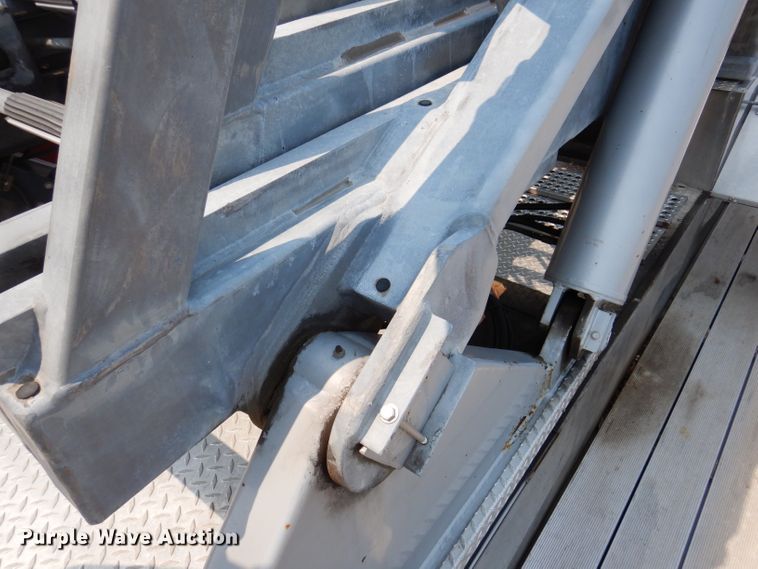 image for item IN9819 2004 Spartan 60DDEC  quint ladder fire truck