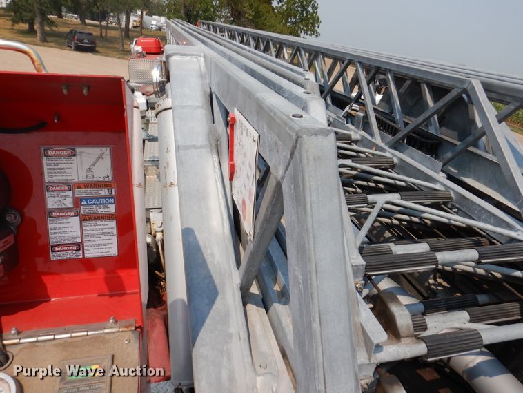 image for item IN9819 2004 Spartan 60DDEC  quint ladder fire truck