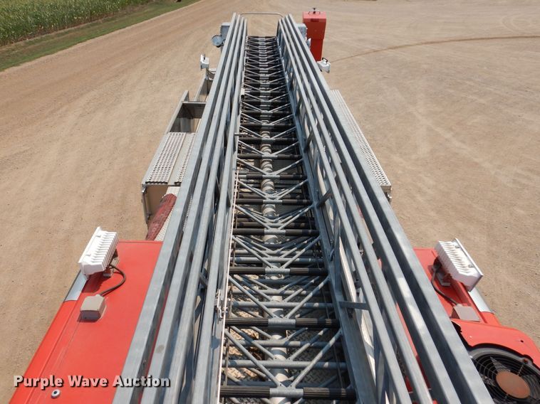 image for item IN9819 2004 Spartan 60DDEC  quint ladder fire truck