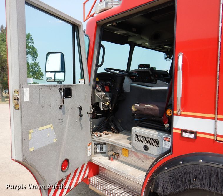image for item IN9819 2004 Spartan 60DDEC  quint ladder fire truck