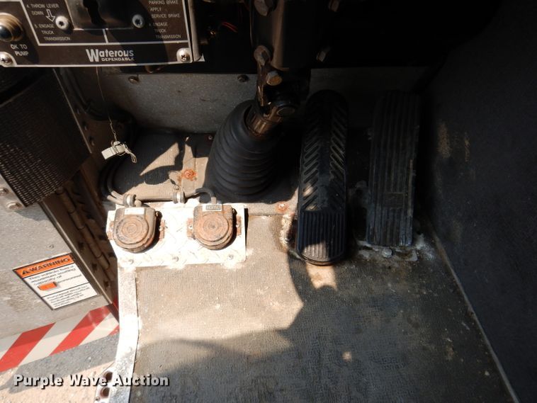 image for item IN9819 2004 Spartan 60DDEC  quint ladder fire truck