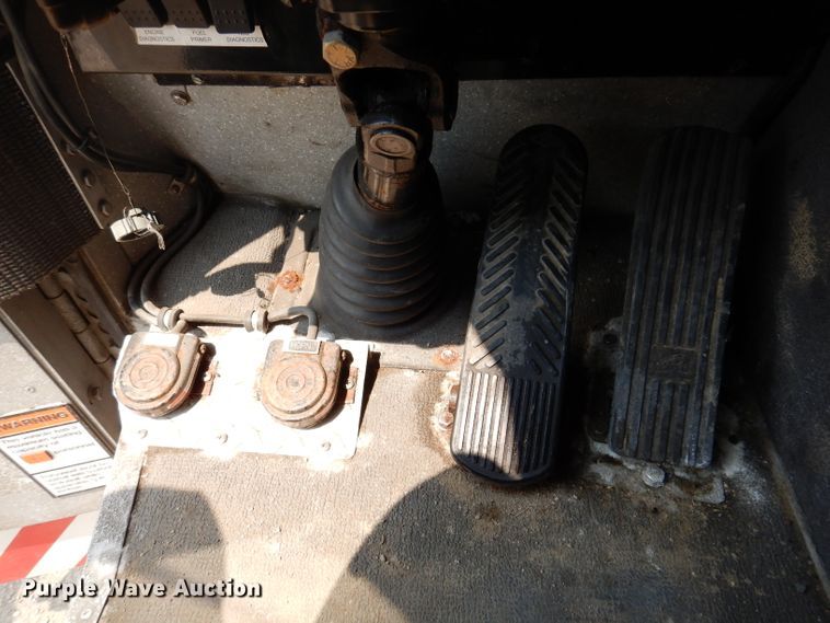 image for item IN9819 2004 Spartan 60DDEC  quint ladder fire truck