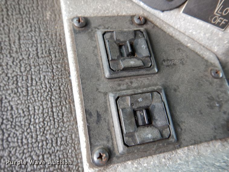 image for item IN9819 2004 Spartan 60DDEC  quint ladder fire truck