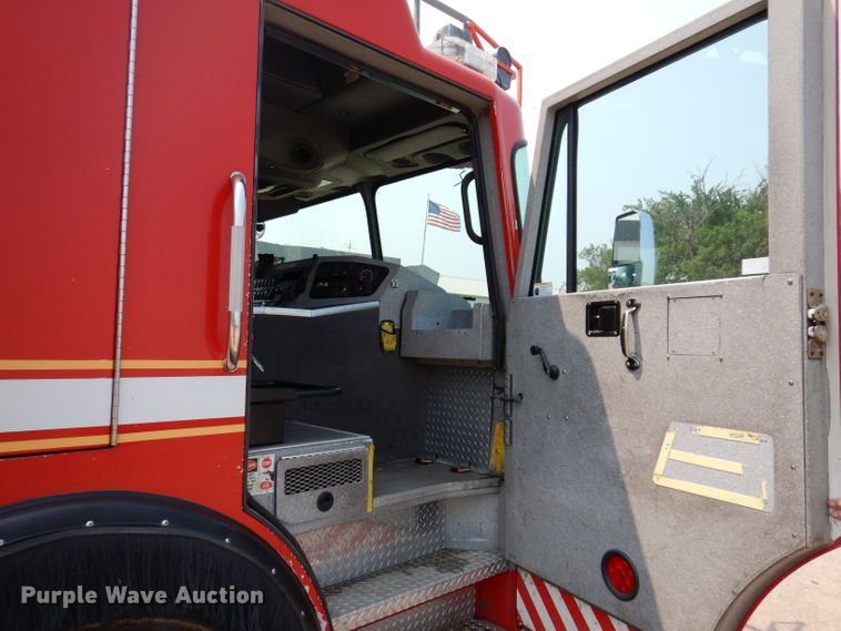 image for item IN9819 2004 Spartan 60DDEC  quint ladder fire truck