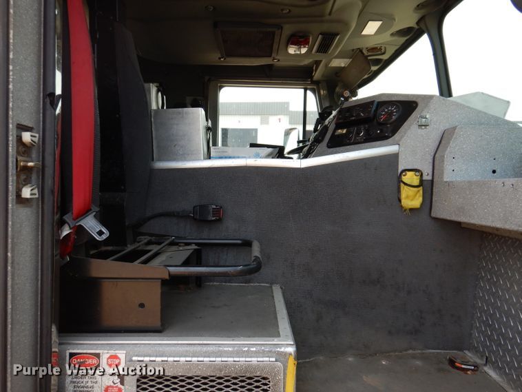 image for item IN9819 2004 Spartan 60DDEC  quint ladder fire truck