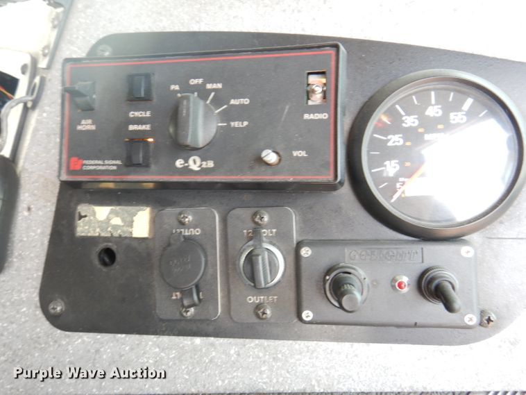 image for item IN9819 2004 Spartan 60DDEC  quint ladder fire truck