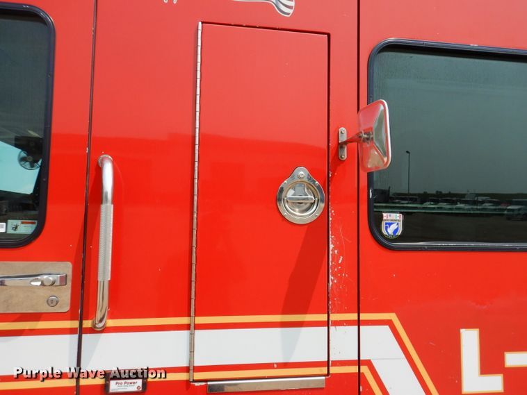 image for item IN9819 2004 Spartan 60DDEC  quint ladder fire truck