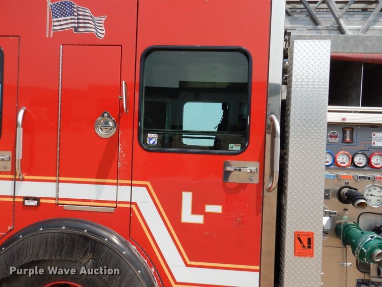 image for item IN9819 2004 Spartan 60DDEC  quint ladder fire truck