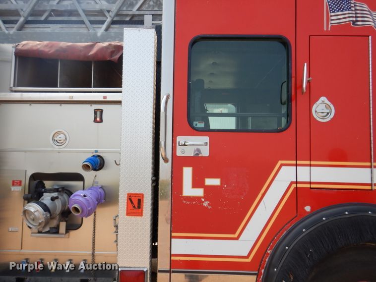 image for item IN9819 2004 Spartan 60DDEC  quint ladder fire truck