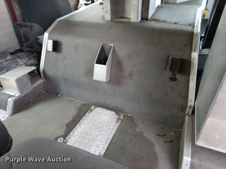 image for item IN9819 2004 Spartan 60DDEC  quint ladder fire truck