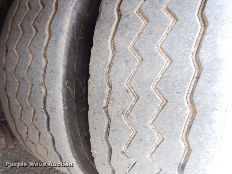 image for item IN9819 2004 Spartan 60DDEC  quint ladder fire truck