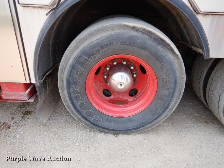 image for item IN9819 2004 Spartan 60DDEC  quint ladder fire truck