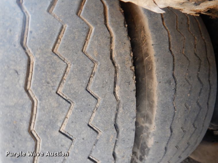 image for item IN9819 2004 Spartan 60DDEC  quint ladder fire truck