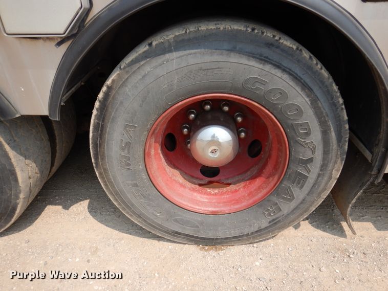 image for item IN9819 2004 Spartan 60DDEC  quint ladder fire truck