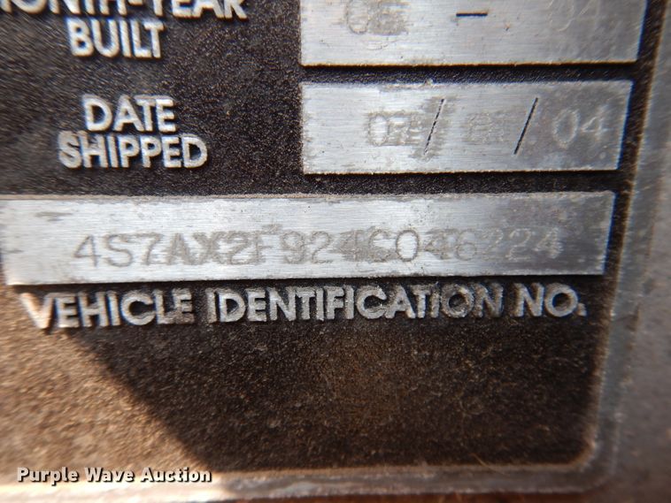 image for item IN9819 2004 Spartan 60DDEC  quint ladder fire truck