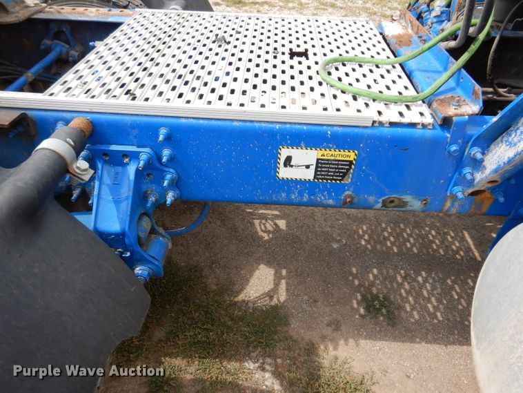 image for item IN9839 2013 Mack CXU613  semi truck