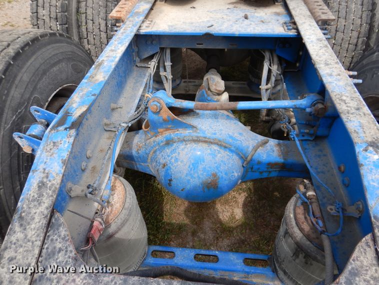 image for item IN9839 2013 Mack CXU613  semi truck