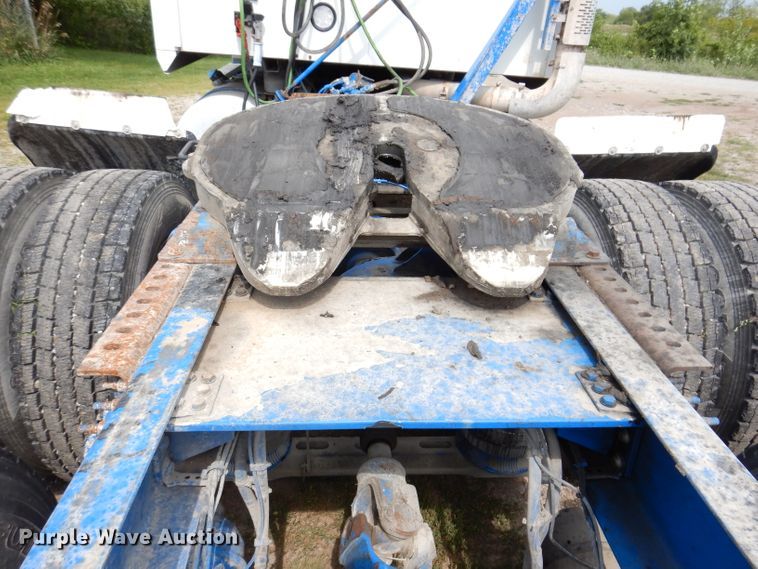 image for item IN9839 2013 Mack CXU613  semi truck