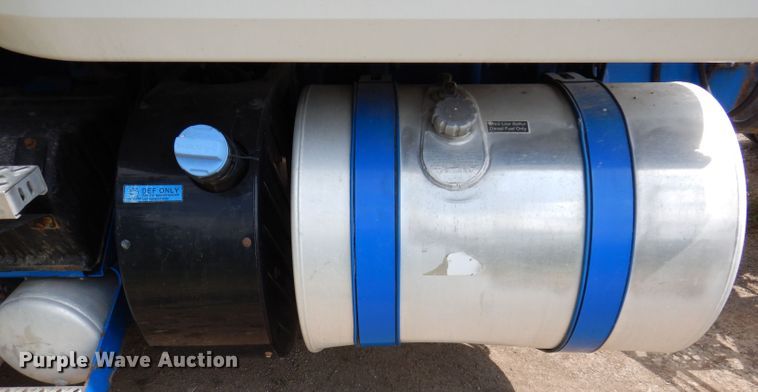 image for item IN9839 2013 Mack CXU613  semi truck