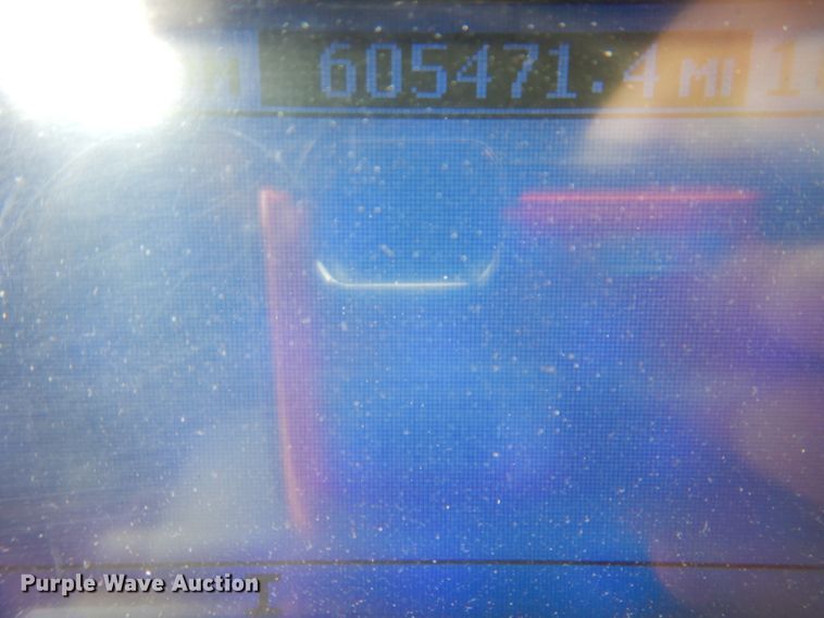 image for item IN9839 2013 Mack CXU613  semi truck