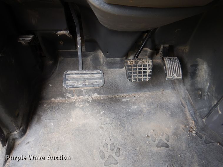 image for item IN9839 2013 Mack CXU613  semi truck