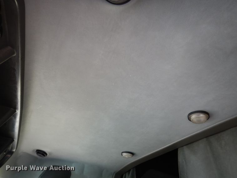 image for item IN9839 2013 Mack CXU613  semi truck