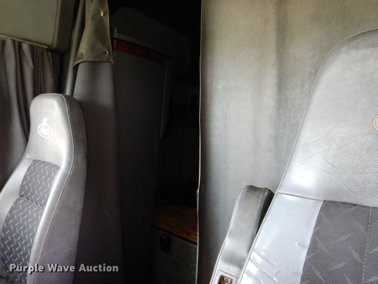 image for item IN9839 2013 Mack CXU613  semi truck