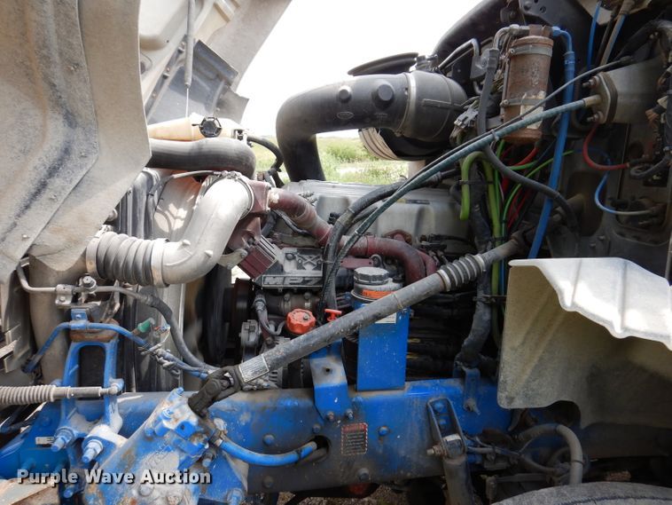 image for item IN9839 2013 Mack CXU613  semi truck