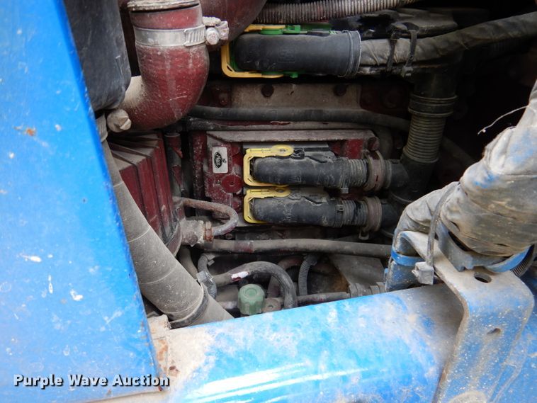 image for item IN9839 2013 Mack CXU613  semi truck