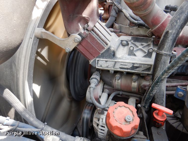 image for item IN9839 2013 Mack CXU613  semi truck