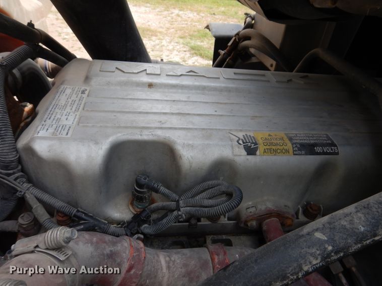 image for item IN9839 2013 Mack CXU613  semi truck