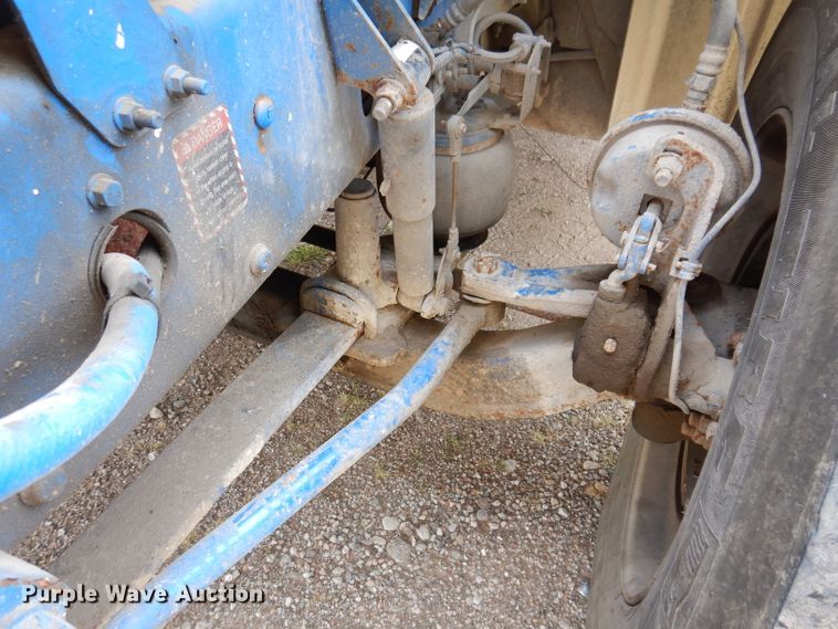 image for item IN9839 2013 Mack CXU613  semi truck