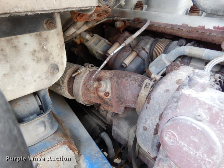 image for item IN9839 2013 Mack CXU613  semi truck