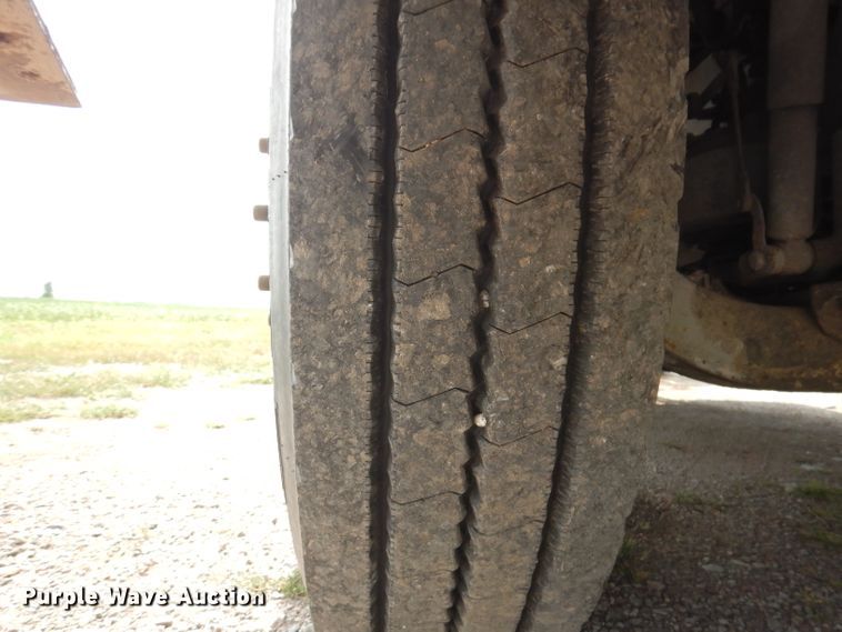 image for item IN9839 2013 Mack CXU613  semi truck