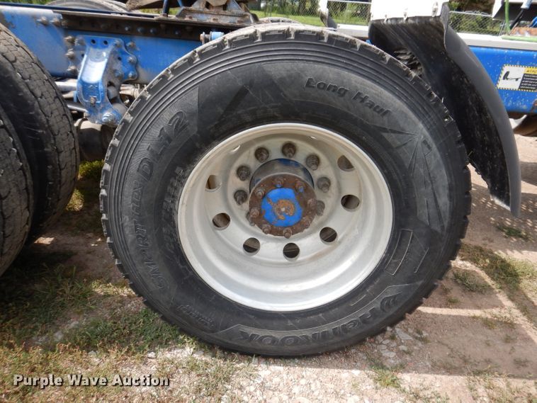 image for item IN9839 2013 Mack CXU613  semi truck