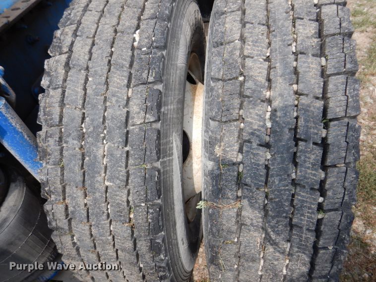 image for item IN9839 2013 Mack CXU613  semi truck