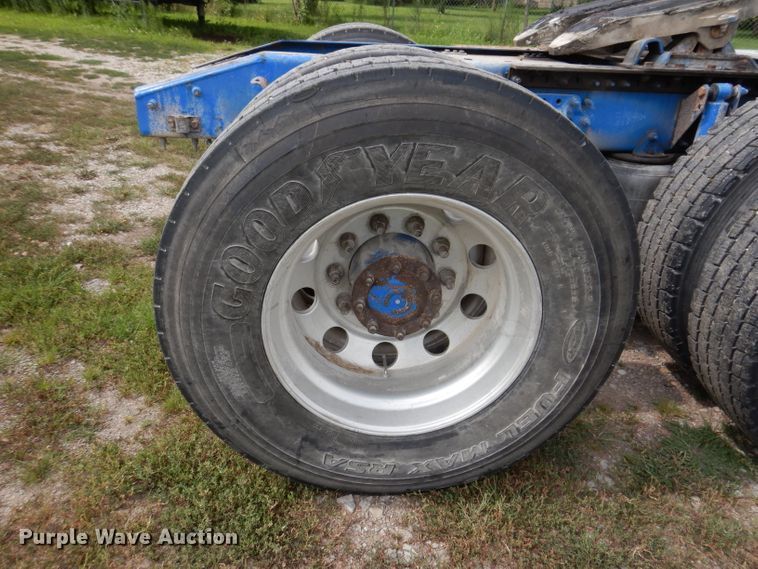 image for item IN9839 2013 Mack CXU613  semi truck