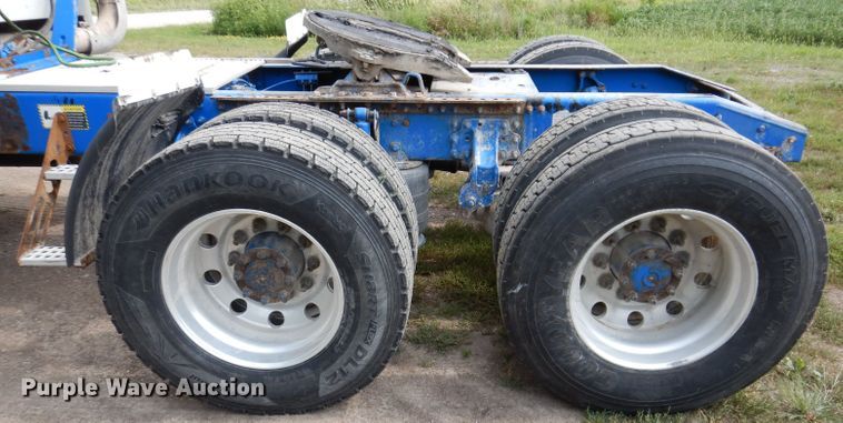 image for item IN9839 2013 Mack CXU613  semi truck