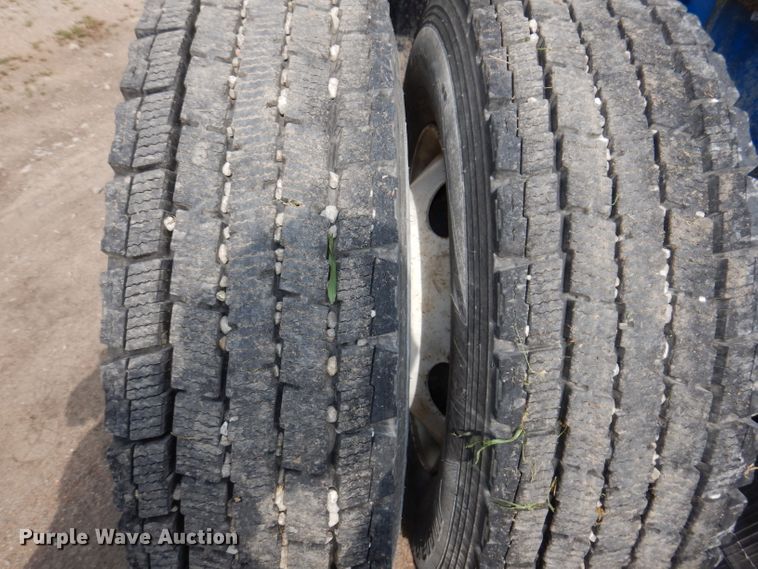 image for item IN9839 2013 Mack CXU613  semi truck