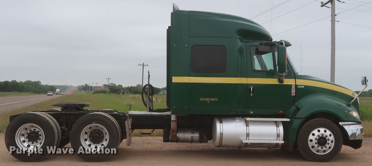 image for item IO9166 2011 International ProStar Premium  semi truck