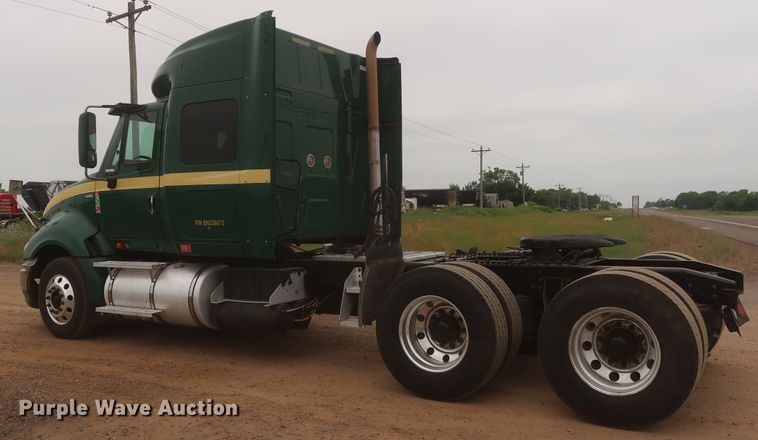 image for item IO9166 2011 International ProStar Premium  semi truck