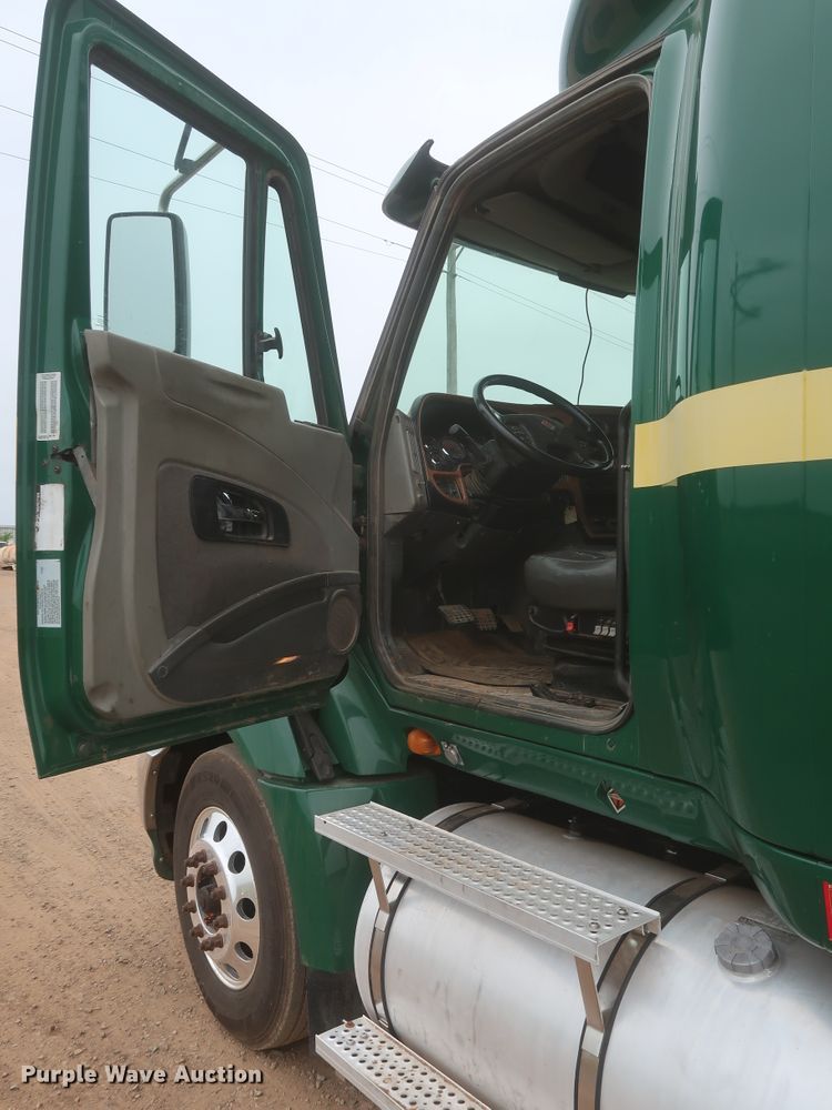 image for item IO9166 2011 International ProStar Premium  semi truck