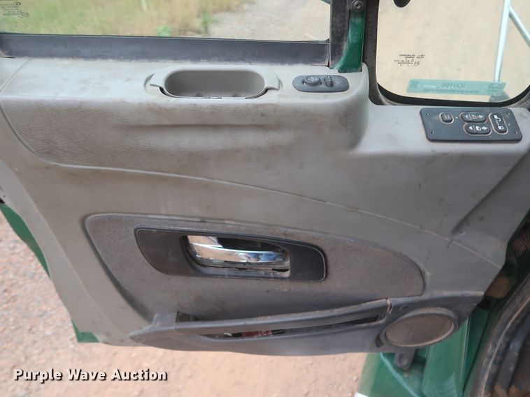 image for item IO9166 2011 International ProStar Premium  semi truck